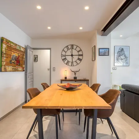 6 Personnes Avec Piscine Villa *